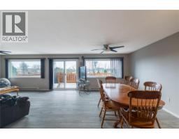 Bathroom - 847 Admirals Rd, Esquimalt, BC V9A2P1 Photo 6