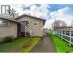 847 Admirals Rd, Esquimalt, BC V9A2P1 Photo 22