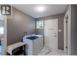 847 Admirals Rd, Esquimalt, BC V9A2P1 Photo 25