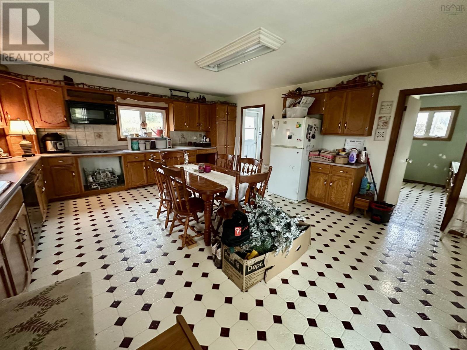 9390 Highway 4 - 19