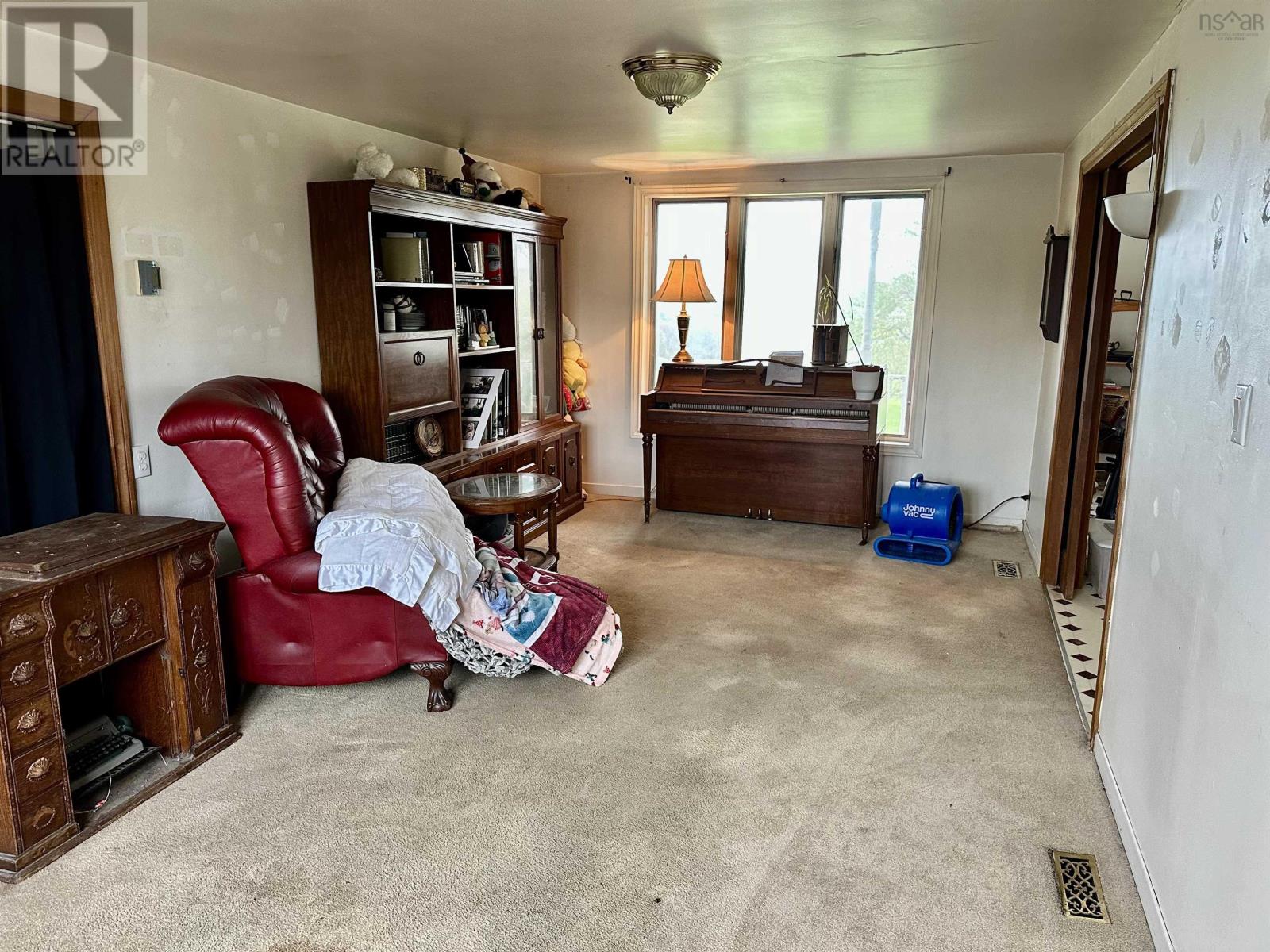 9390 Highway 4 - 25