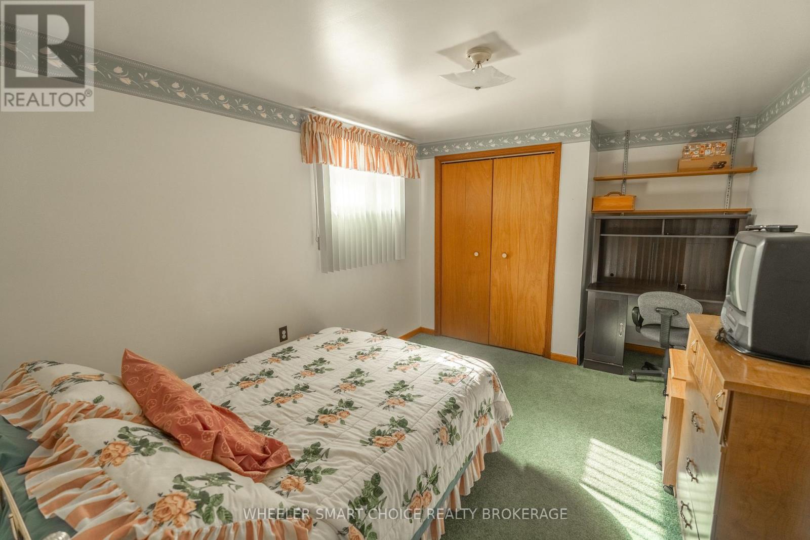 516 BURTON AVENUE - 18