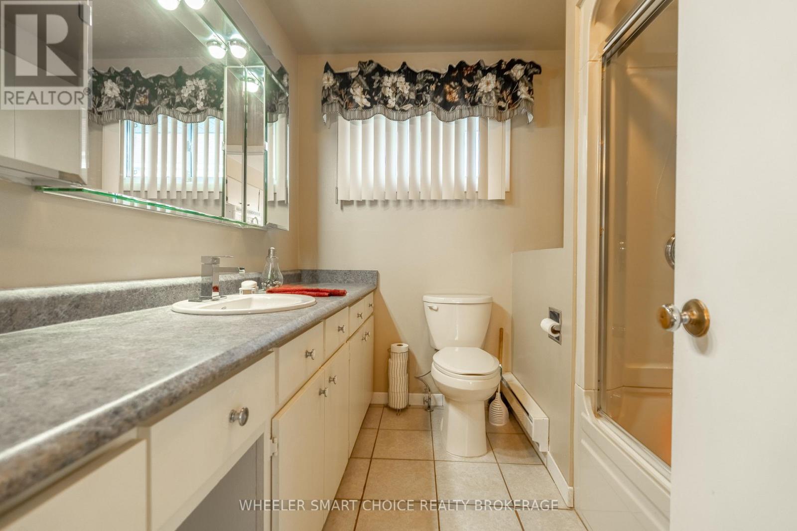 516 BURTON AVENUE - 8