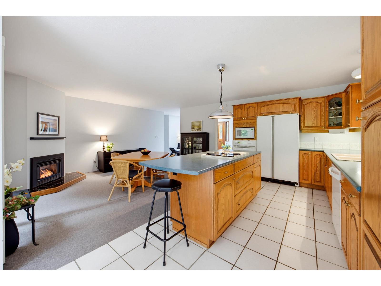 Photo of 7269 150A STREET 15