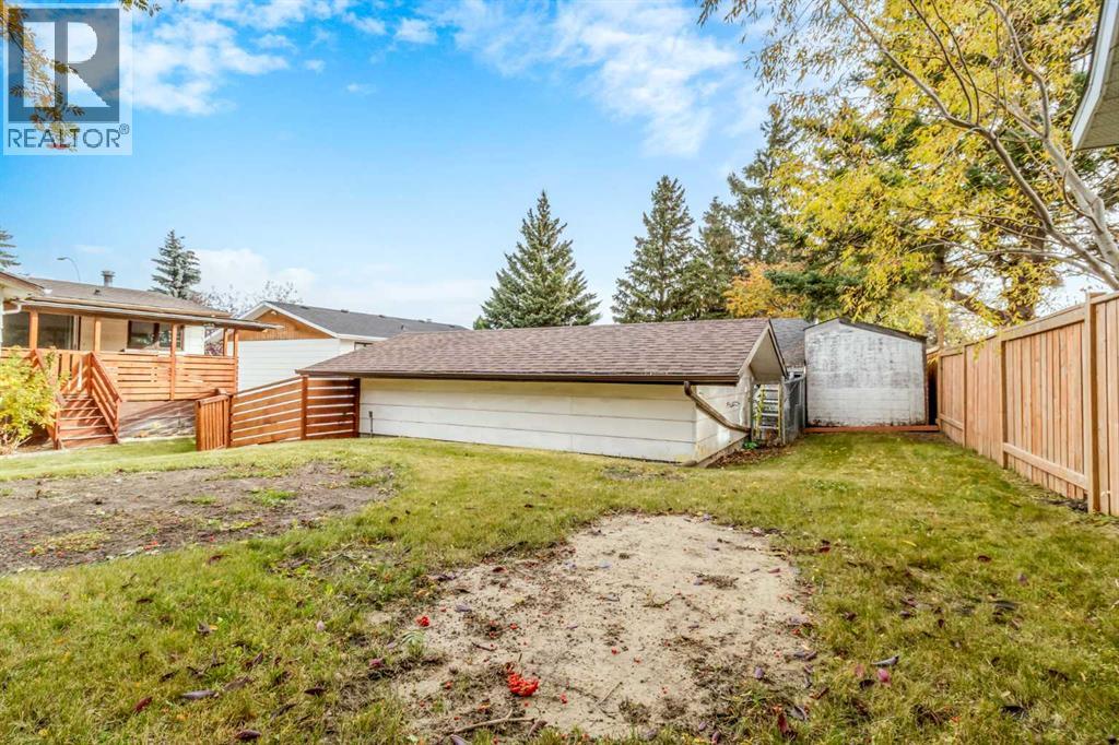 33  Valley Crescent