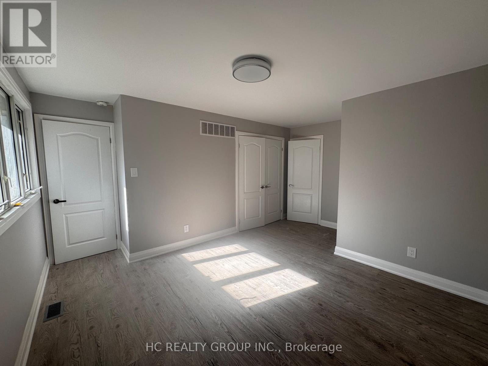32 B KING RICHARD COURT, Markham (Bullock) — photo 3