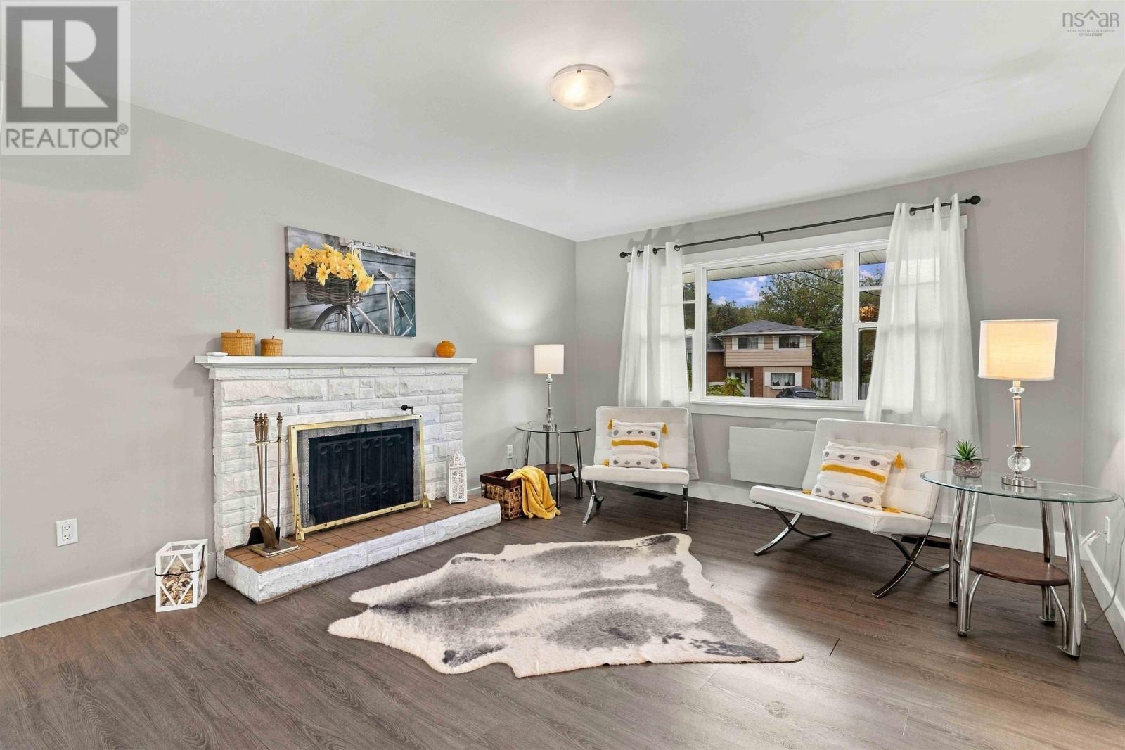Property photo of 6 Sandra Crt