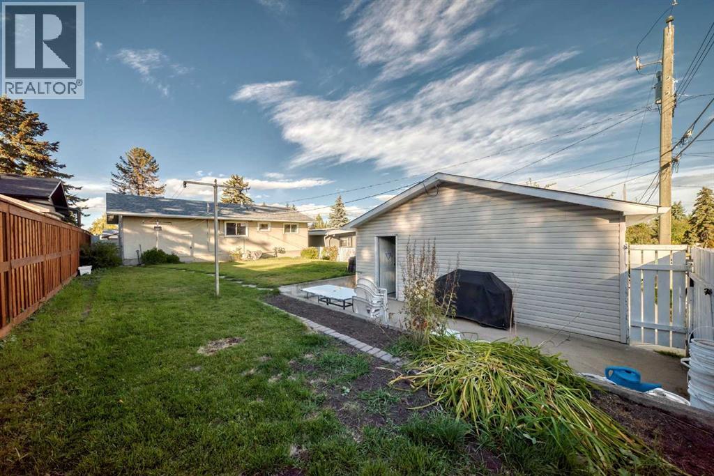 10647 Shillington Crescent SW - photo 45