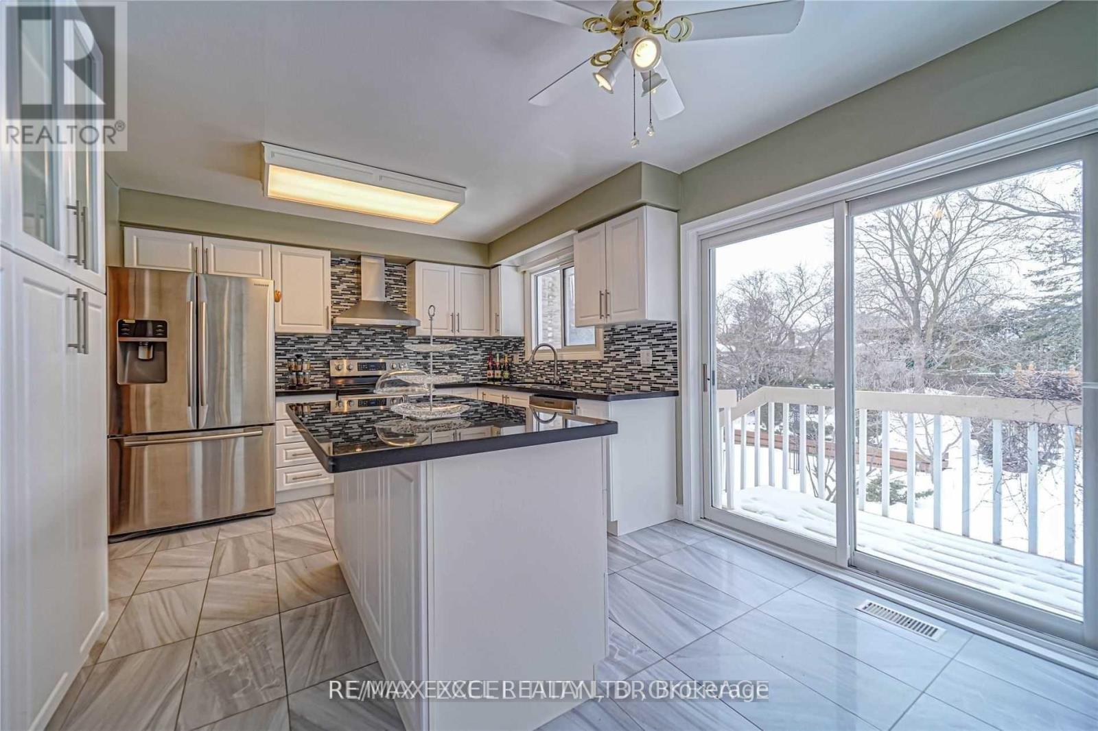 83 SQUIRE BAKERS LANE, Markham (Sherwood-Amberglen) — photo 2