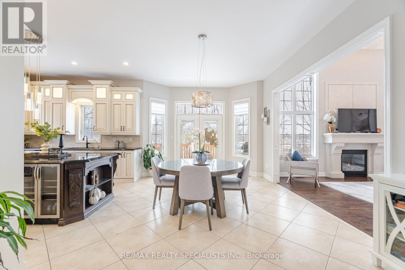 54 BERKWOOD HOLLOW COURT - 12