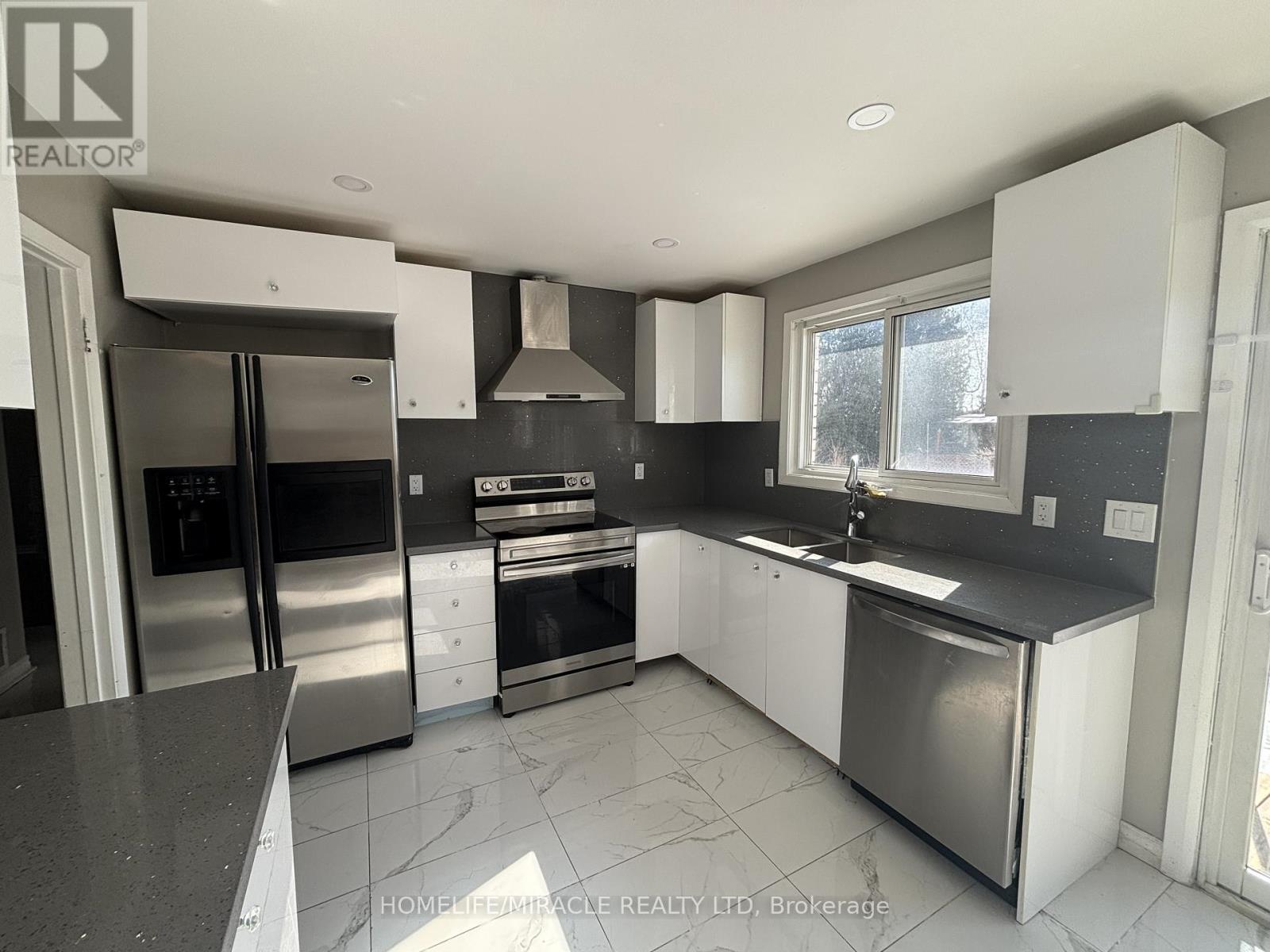 MAIN - 219 MCMURCHY AVENUE, Brampton (Brampton South) — photo 8