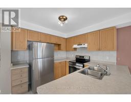 19 Mossgrove Crescent, Brampton, ON L7A3E6 Photo 12