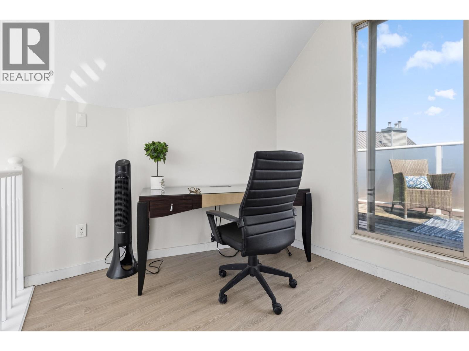 Photo of 503 60 RICHMOND STREET 16