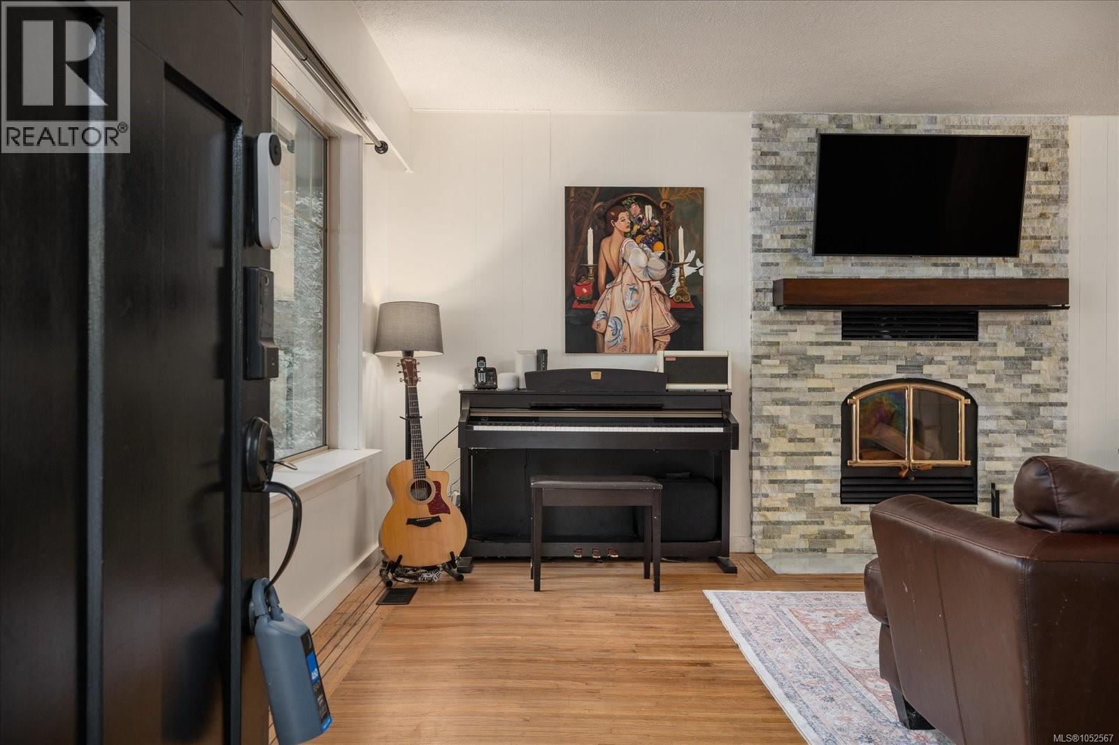705 Carr Blvd - 3