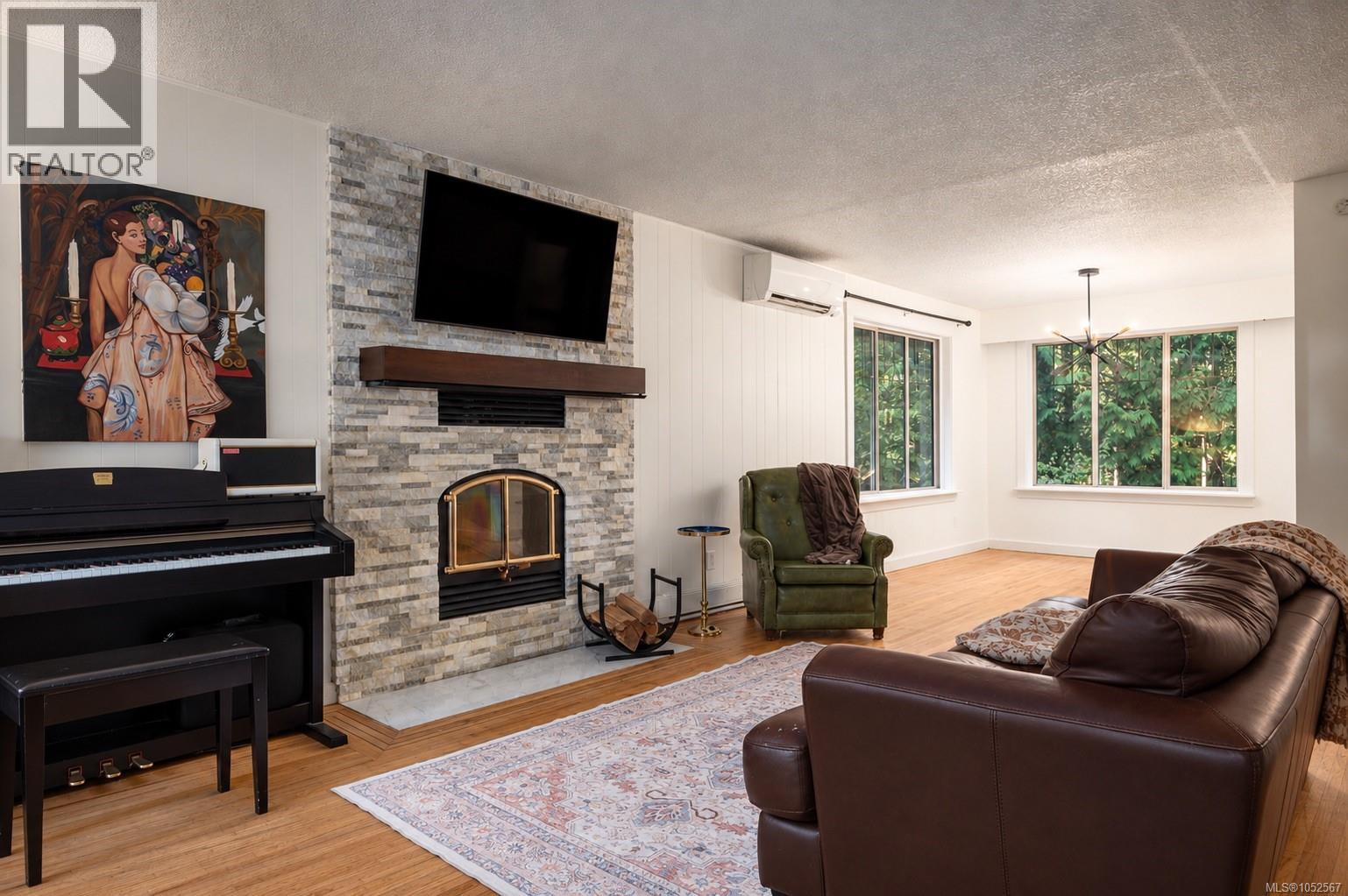 705 Carr Blvd - 4