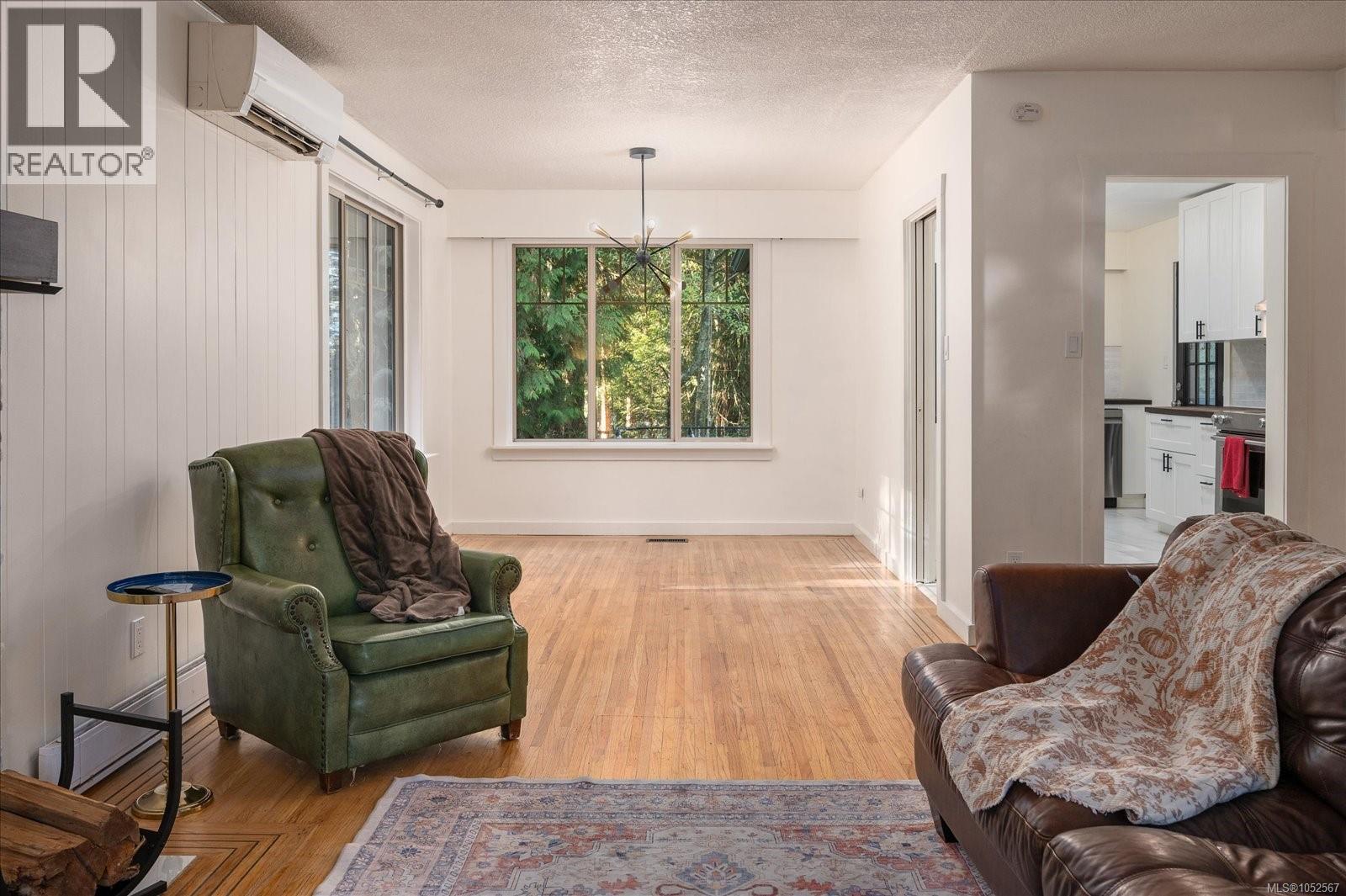 705 Carr Blvd - 5