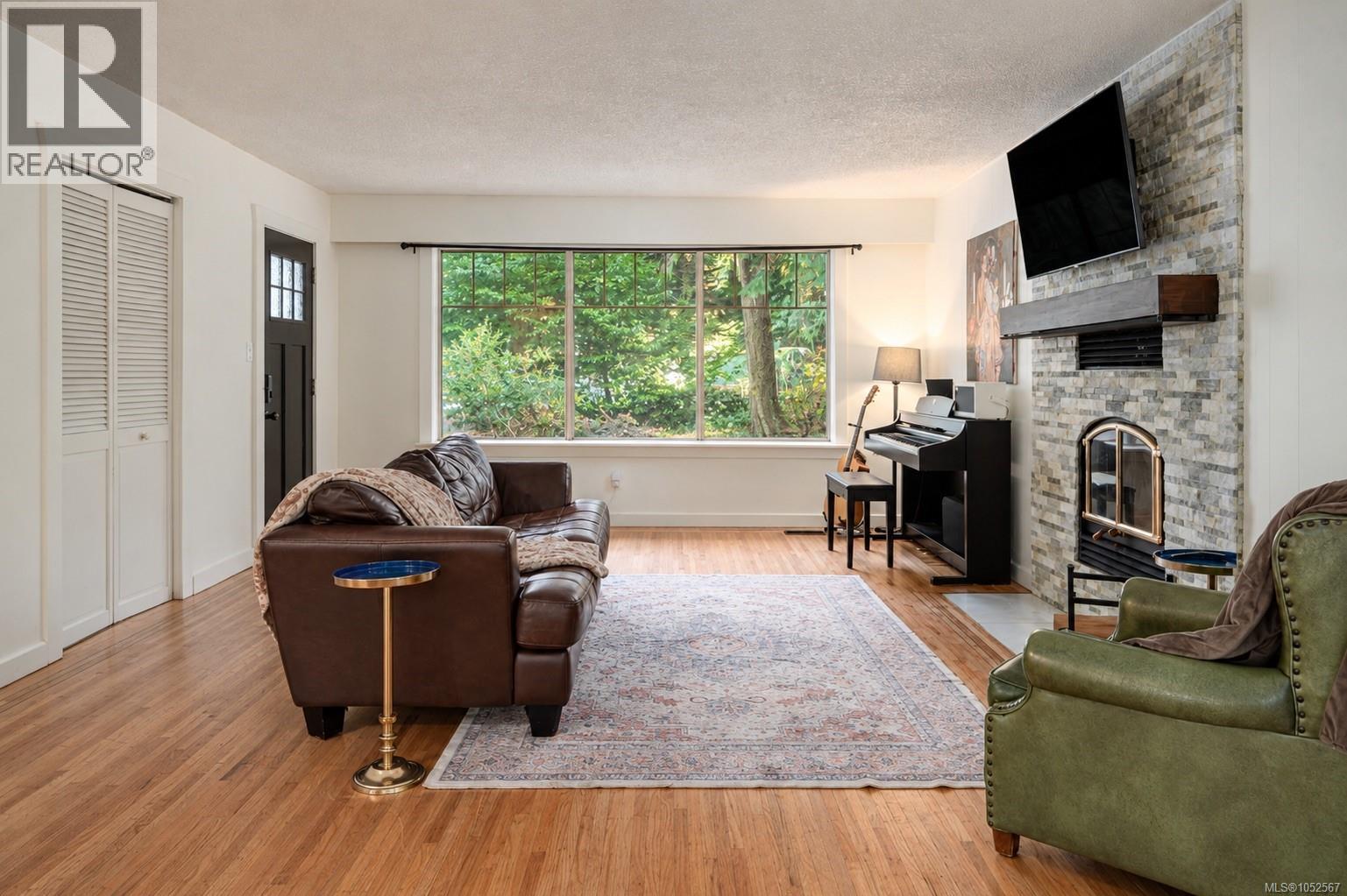 705 Carr Blvd - 6