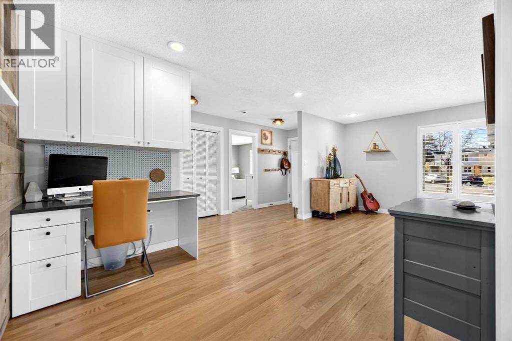 36 Lake Lucerne Close SE - photo 8