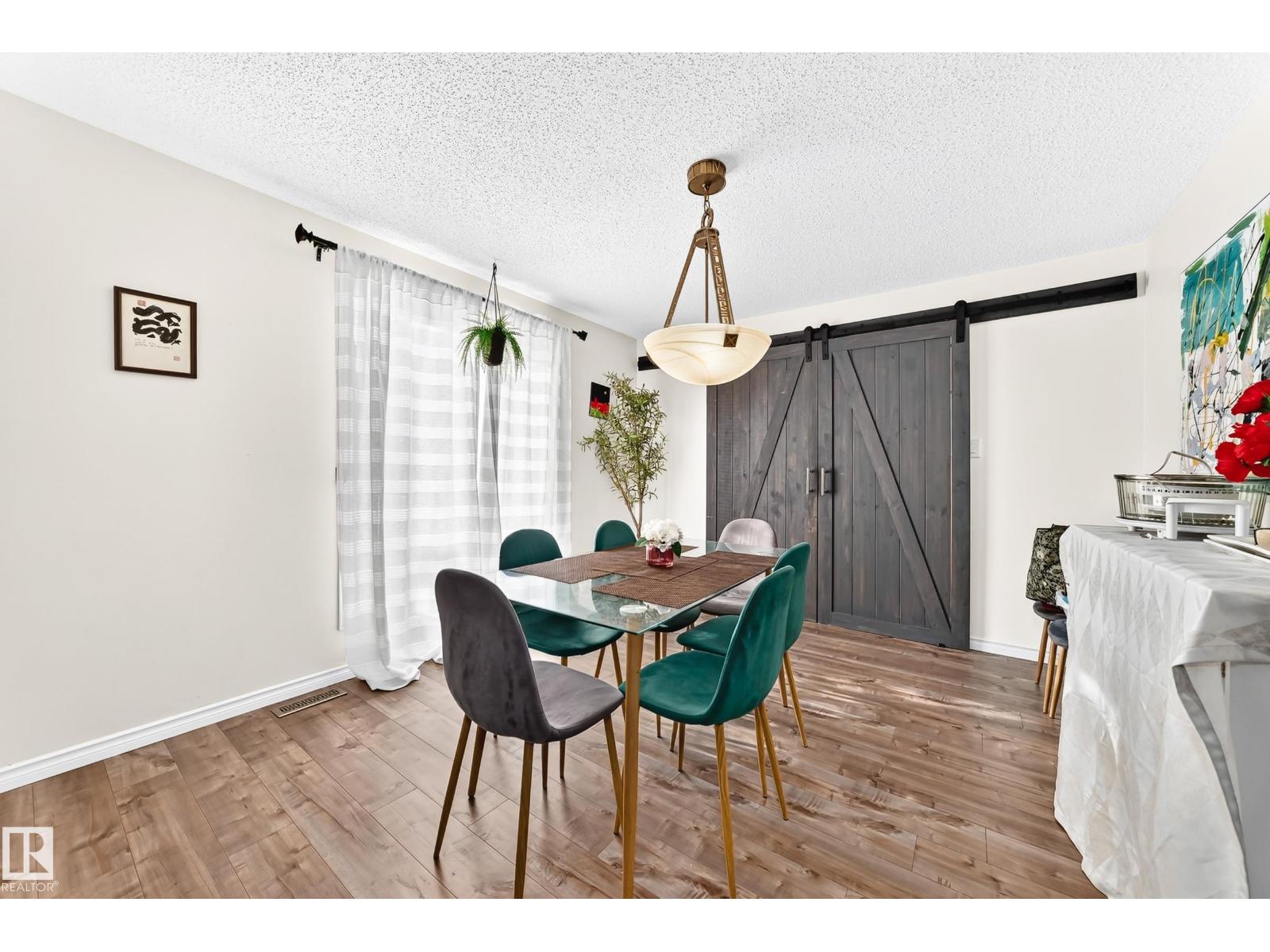 92 Howson Crescent NW, photo 23