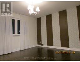 Main Fl - 62 Leisure Lane W, Richmond Hill, ON L4C4X1 Photo 7
