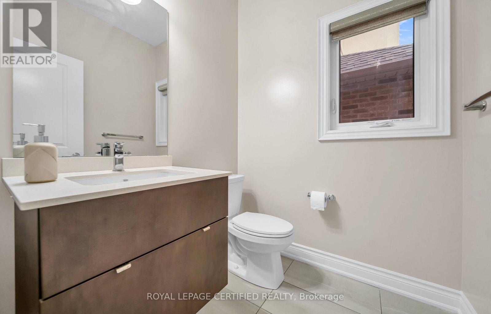 18 Vineyard Drive, Brampton, ON photo 5