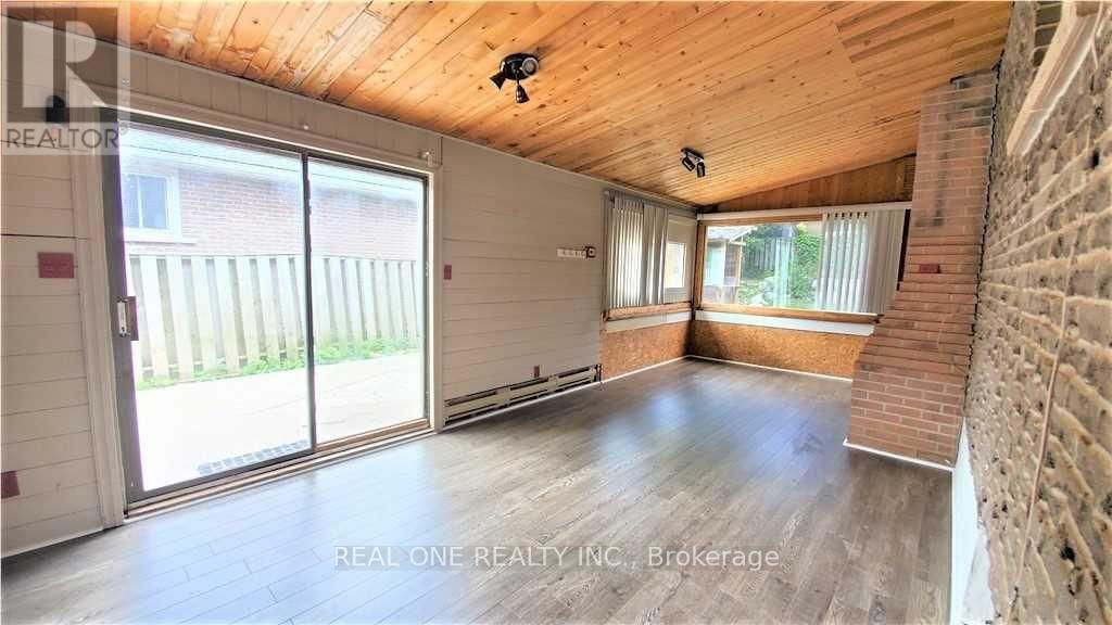 LOWER - 133 MCCRANEY STREET, Oakville (CP College Park) — photo 2