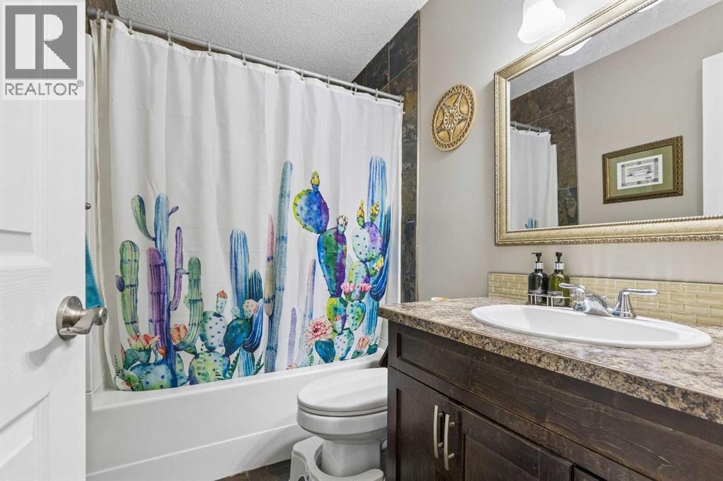7048 61 Avenue NW - photo 16