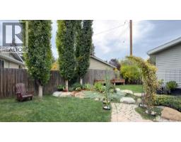 7048 61 Avenue Nw, Calgary, AB T3B3H8 Photo 30