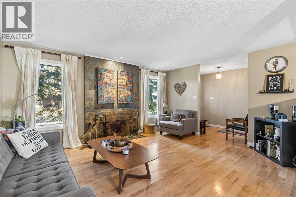 7048 61 Avenue NW - photo 3