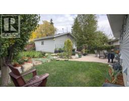 7048 61 Avenue Nw, Calgary, AB T3B3H8 Photo 29