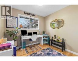 Bedroom - 7048 61 Avenue Nw, Calgary, AB T3B3H8 Photo 15