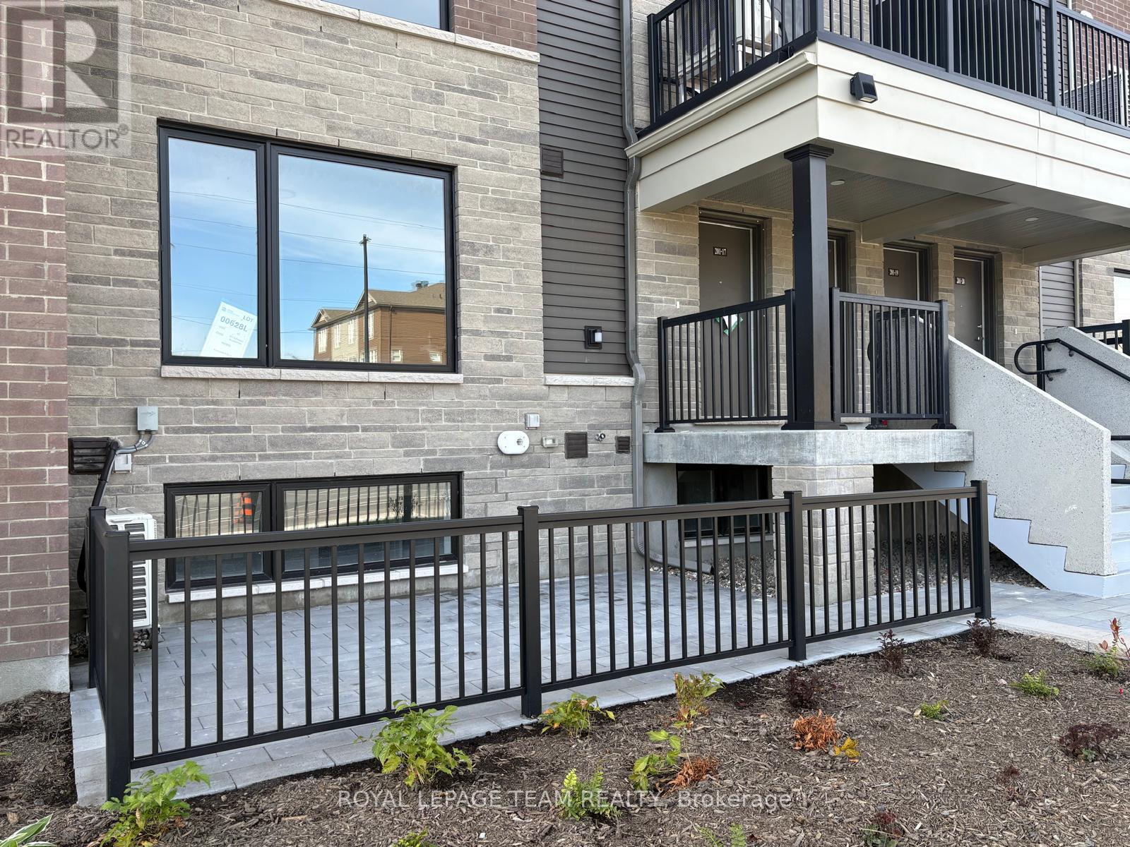 17 - 201 GLENROY GILBERT DRIVE, Ottawa