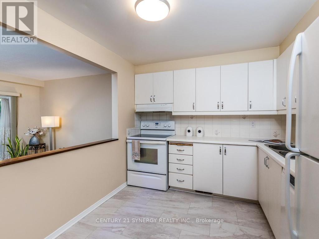 #80 22C MAPLE RIDGE CRESCENT - 12