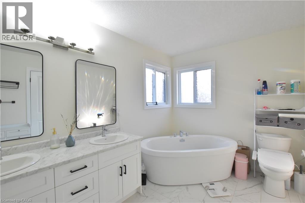 348 CHOKECHERRY Crescent - 33