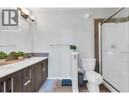 Kitchen - 121 Carringvue Park Nw, Calgary, AB T3P1L1 Photo 17