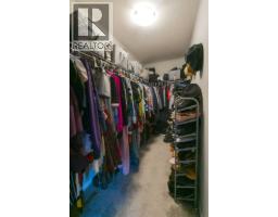 Bedroom - 121 Carringvue Park Nw, Calgary, AB T3P1L1 Photo 16