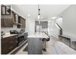 Foyer - 121 Carringvue Park Nw, Calgary, AB T3P1L1 Photo 6