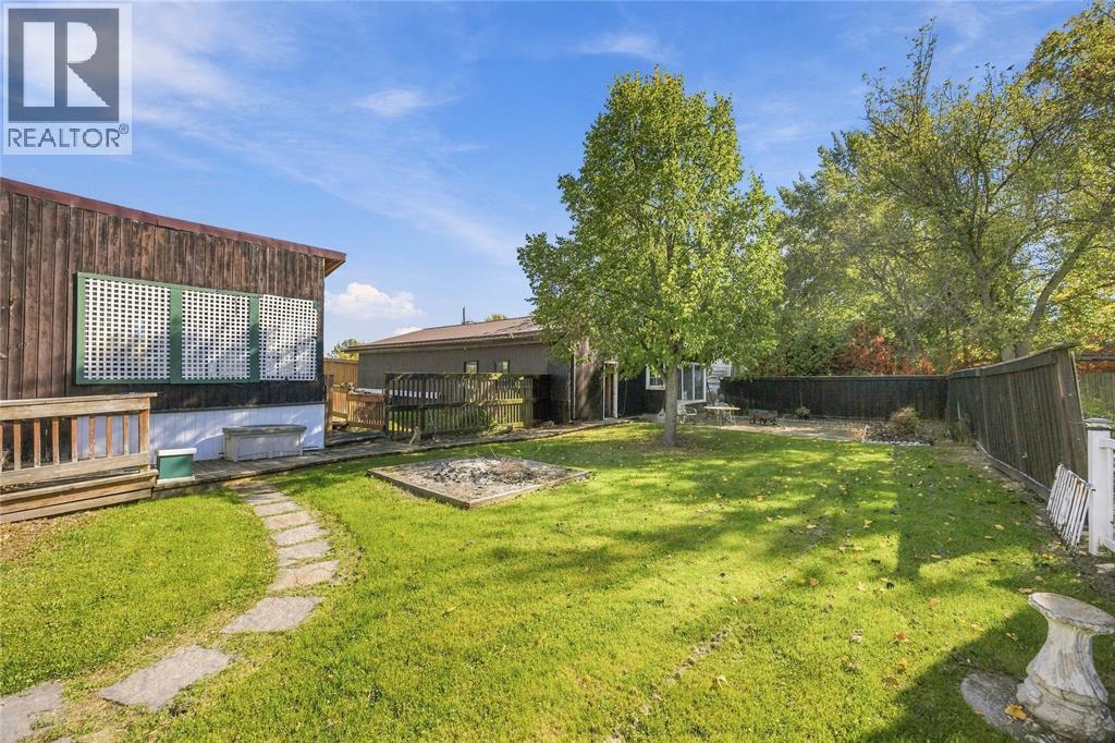 Photo 27 of 30
