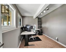 331 Wood Valley Bay Sw, Calgary, AB T2W5Y6 Photo 40