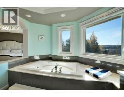 331 Wood Valley Bay Sw, Calgary, AB T2W5Y6 Photo 33