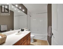 331 Wood Valley Bay Sw, Calgary, AB T2W5Y6 Photo 24