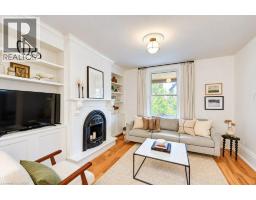 Living room - 22 Whitney Place, Kitchener, ON N2G2X5 Photo 9