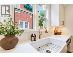 22 Whitney Place, Kitchener, ON N2G2X5 Photo 18