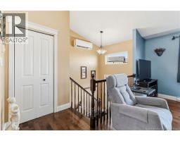 136 Holland Drive, photo 4