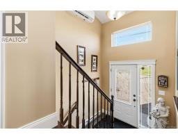 136 Holland Drive, photo 3
