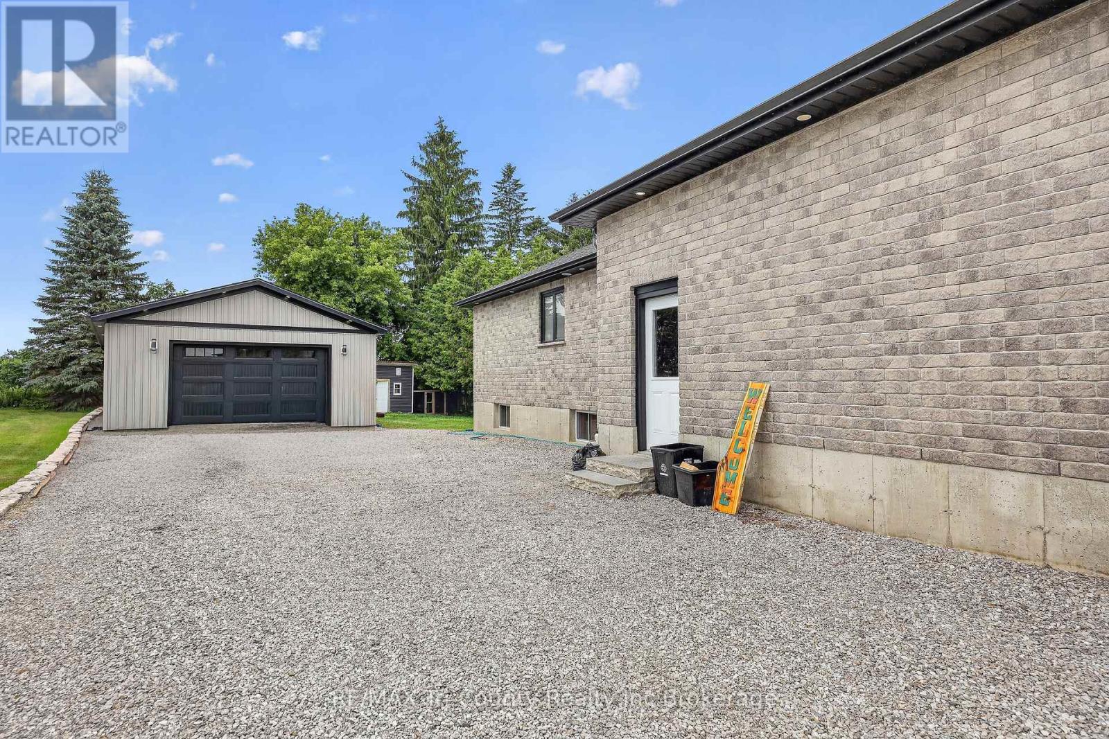 520 FAIRGROUND ROAD W, Norfolk (Fairground) — photo 2