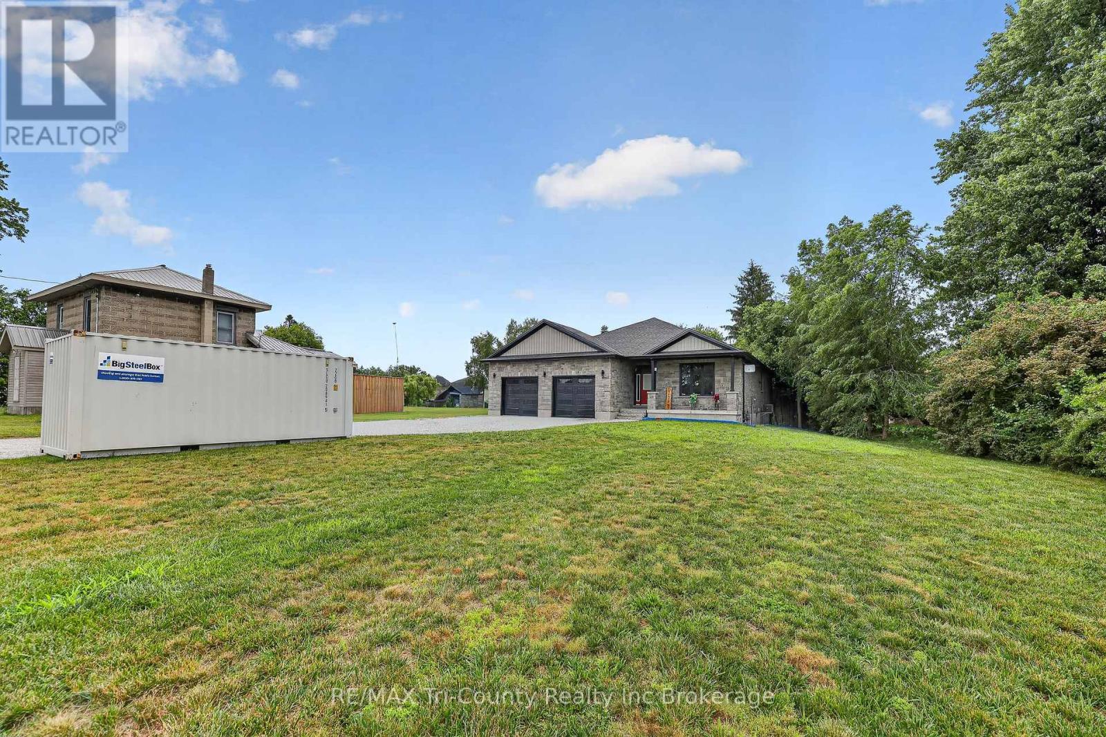 520 FAIRGROUND ROAD W, Norfolk (Fairground) — photo 3