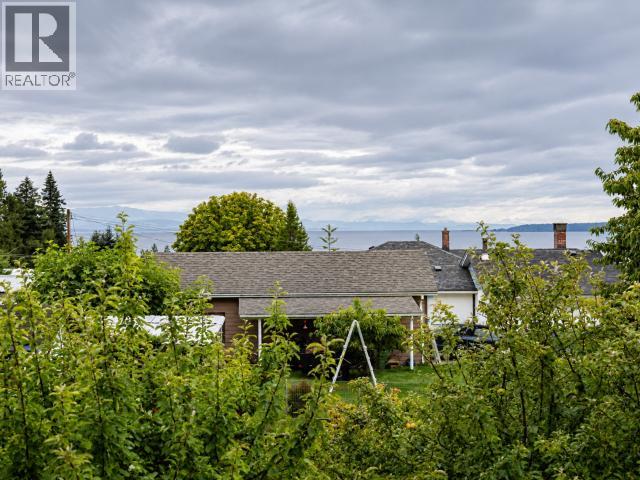 3571 MACKENZIE AVE, Powell River - Image 1