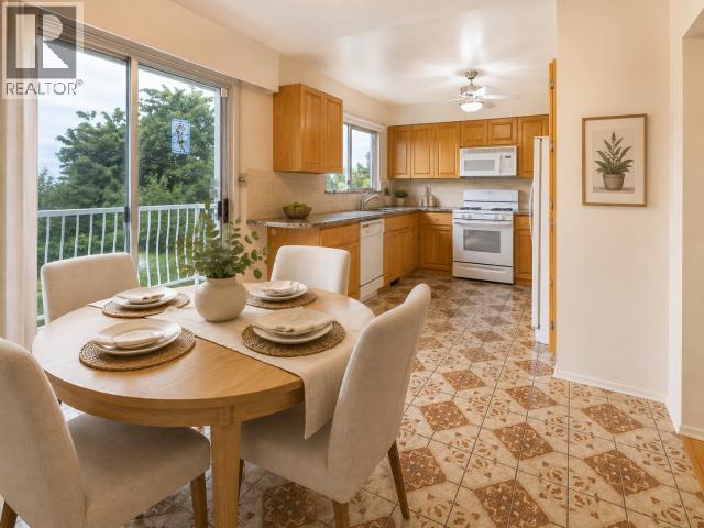 3571 MACKENZIE AVE, Powell River - Image 1
