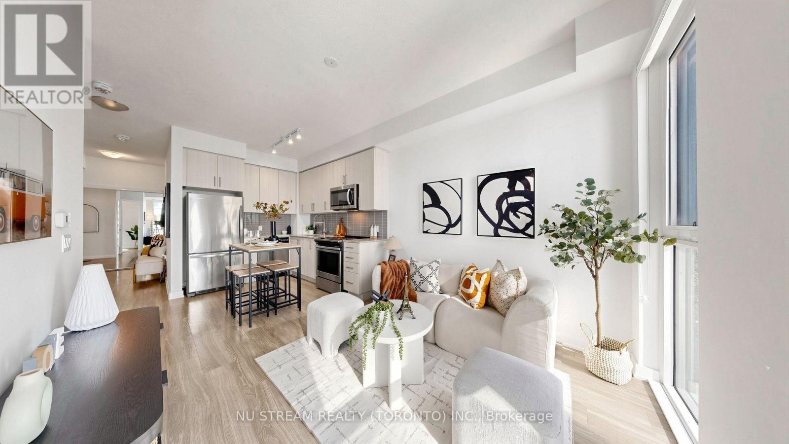 3017- 4055 Parkside Village Drive, Mississauga, ON photo 10